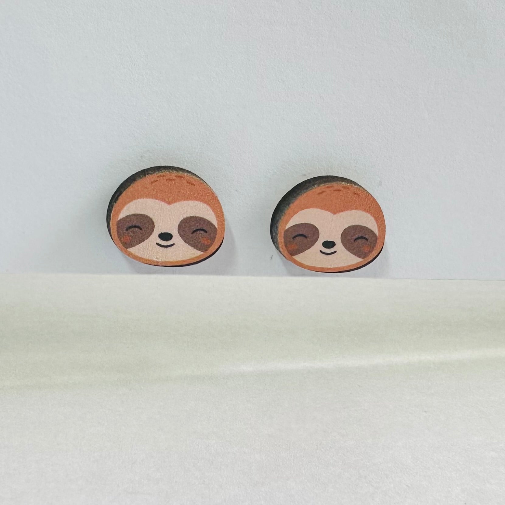 Lazy wooden earring