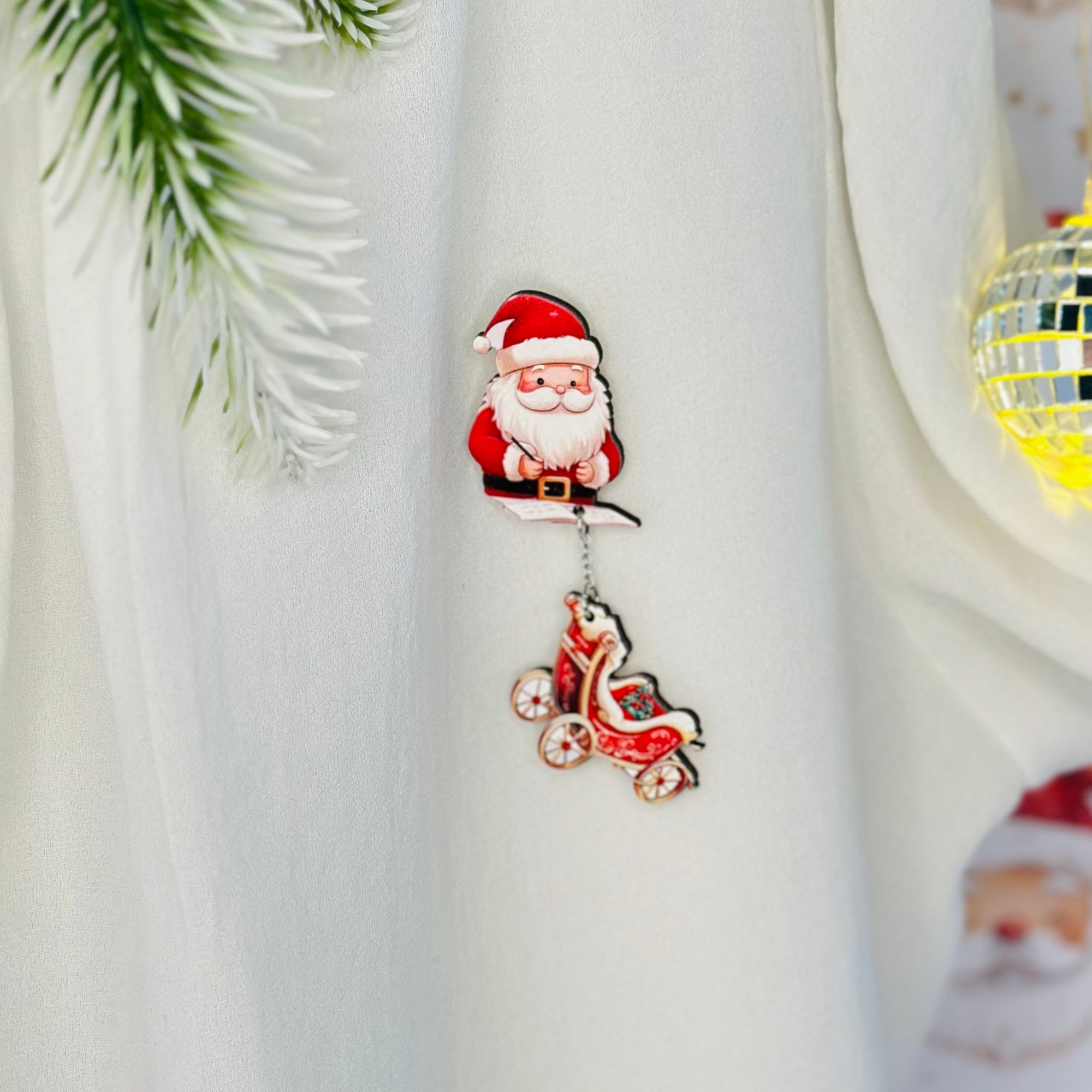 Santa Claus cape brooch