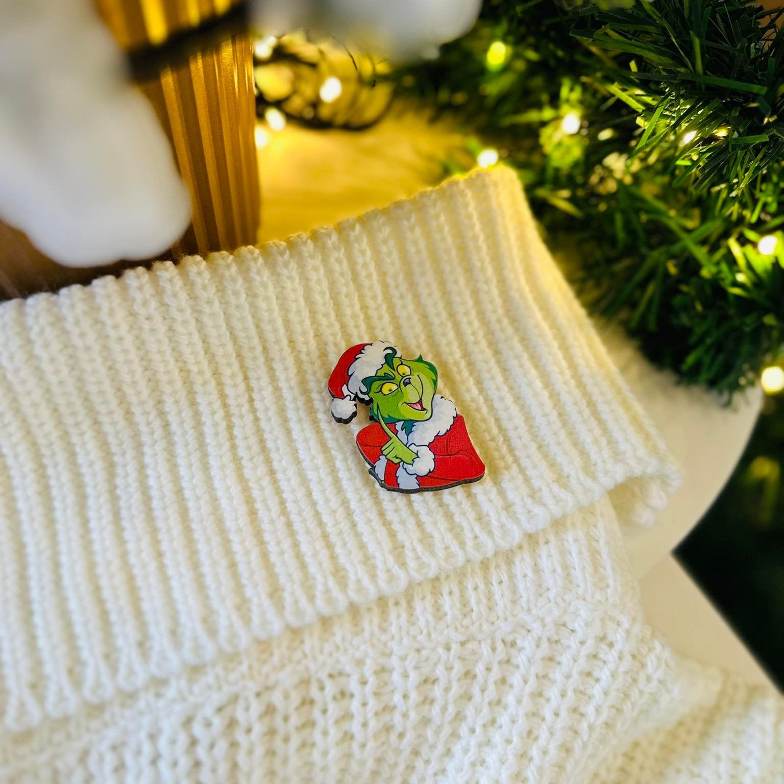 Grinch in Santa's clothes Various standard brooches