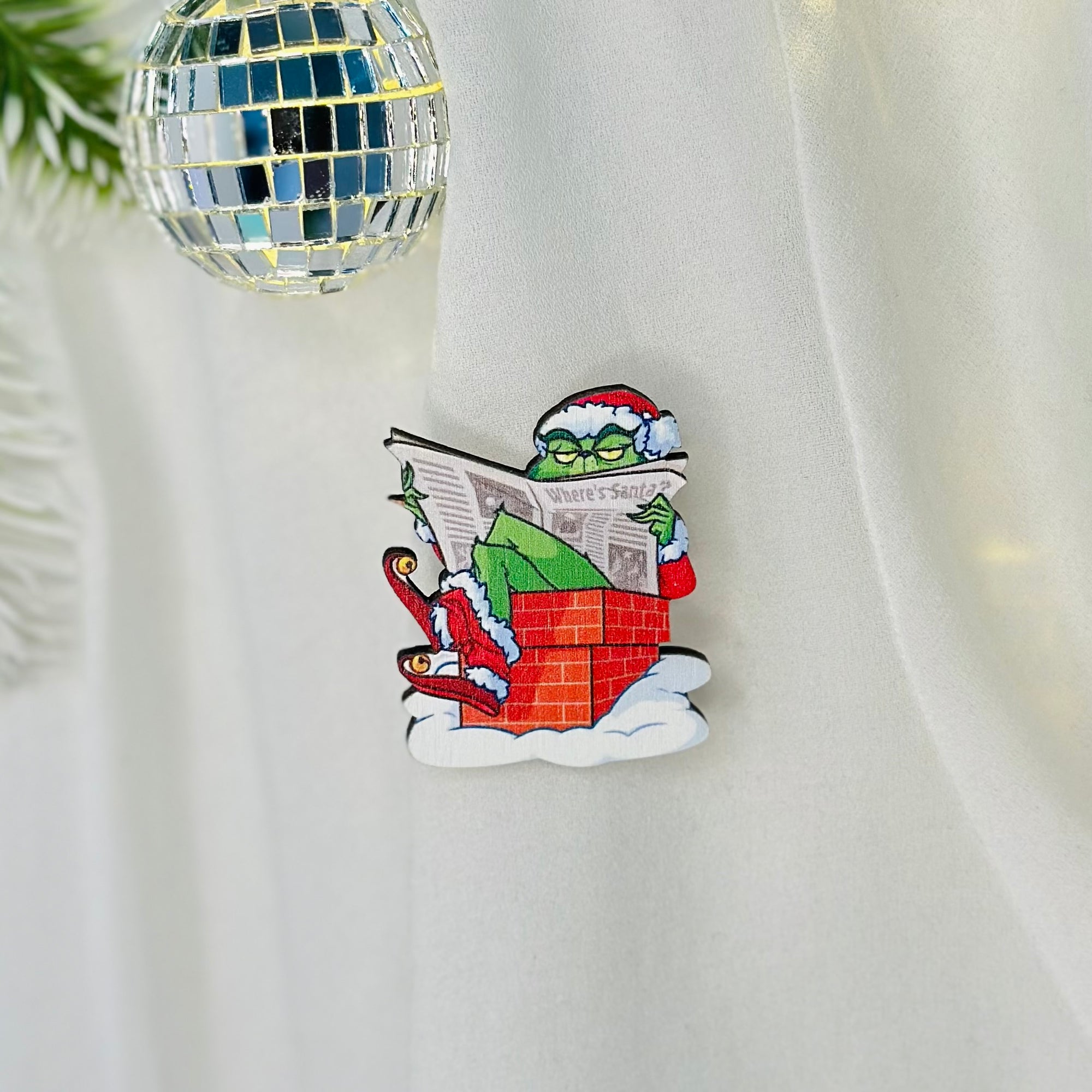 The Grinch With Various design Gifts/Fireplace/Coffee Standard Brooch