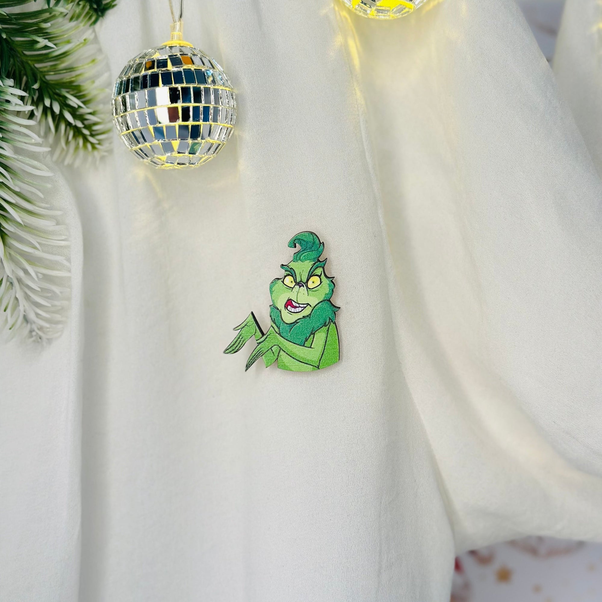 Grinch Various design standard brooches