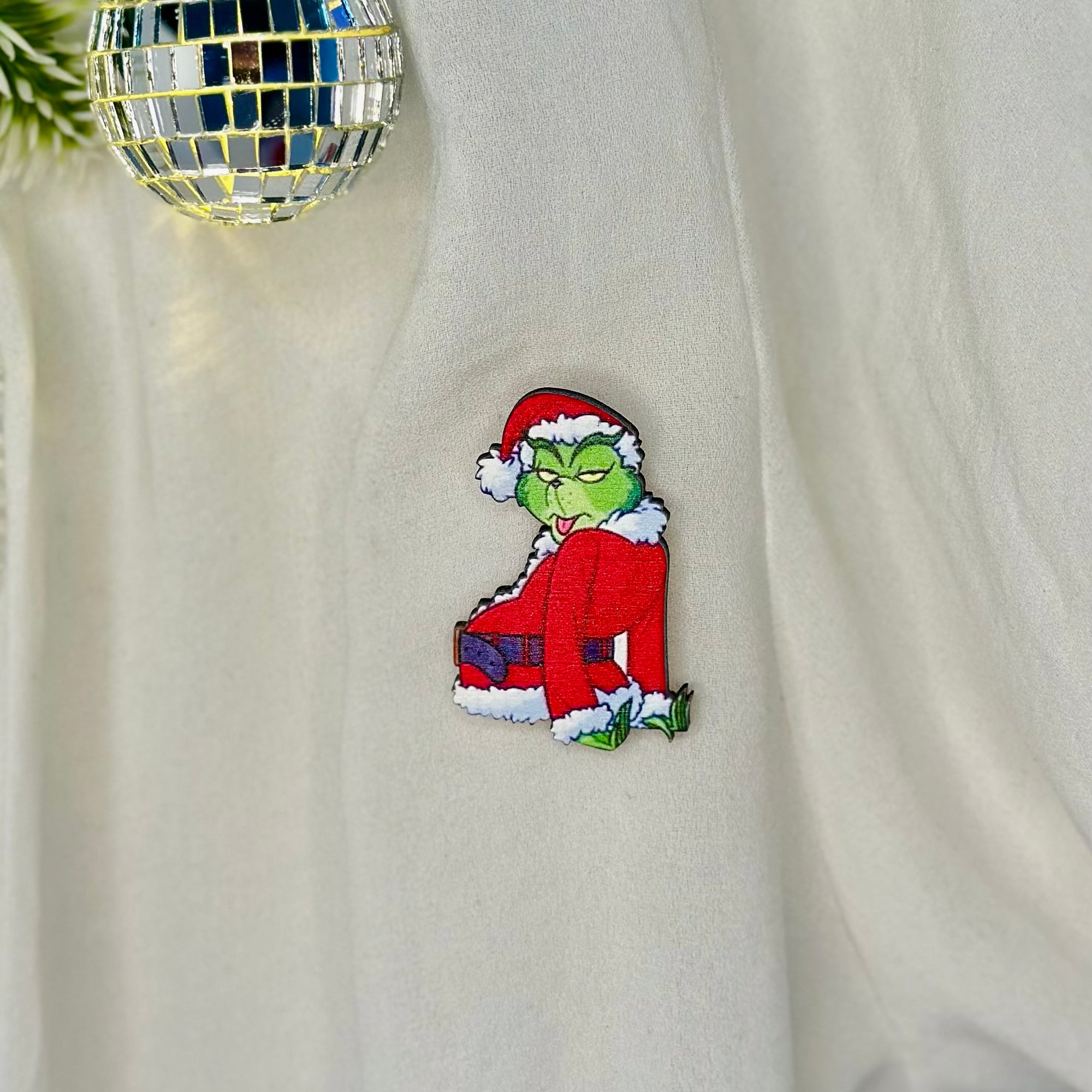 Grinch in Santa's clothes Various standard brooches