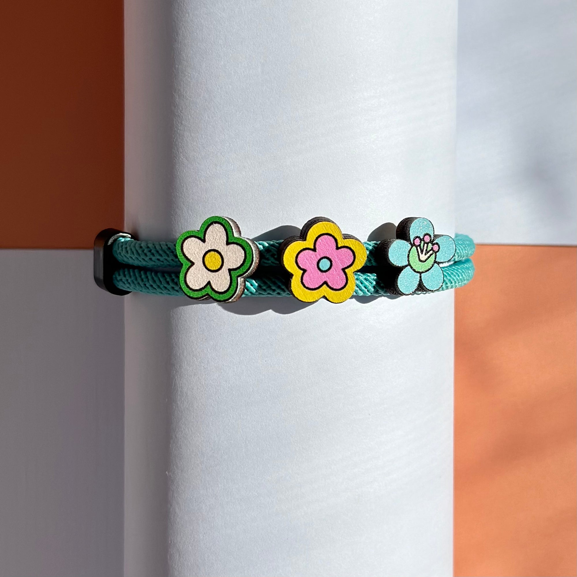 Colorful flowers bracelet