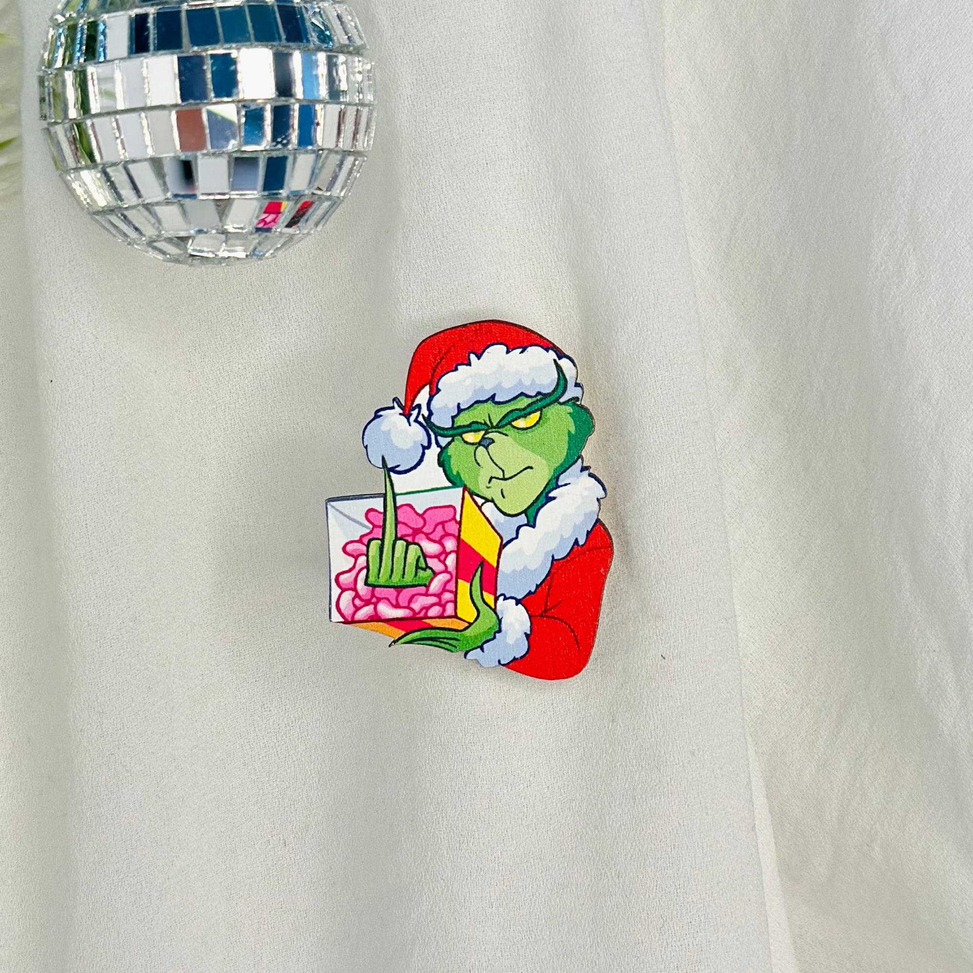 The Grinch With Various design Gifts/Fireplace/Coffee Standard Brooch