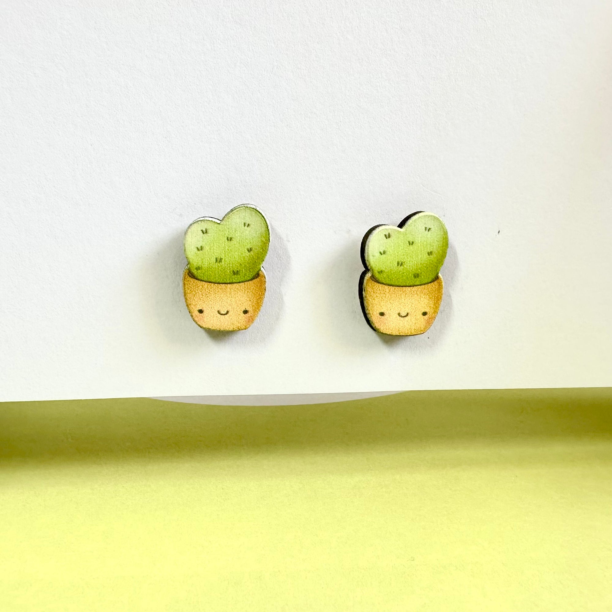 Wooden earring with cactus flower