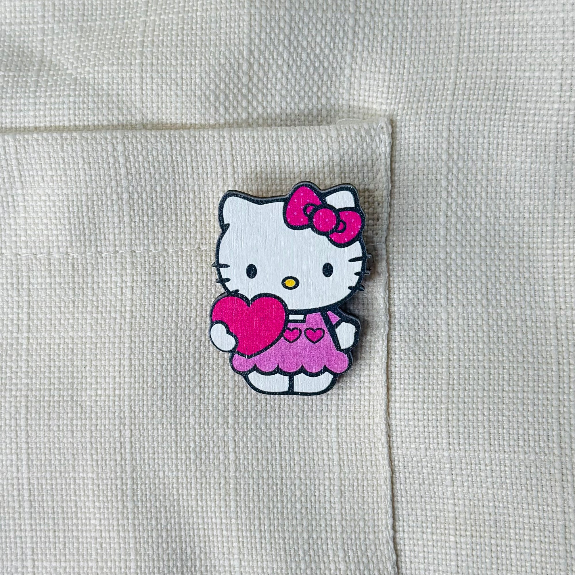 HELLO KITTY brooch