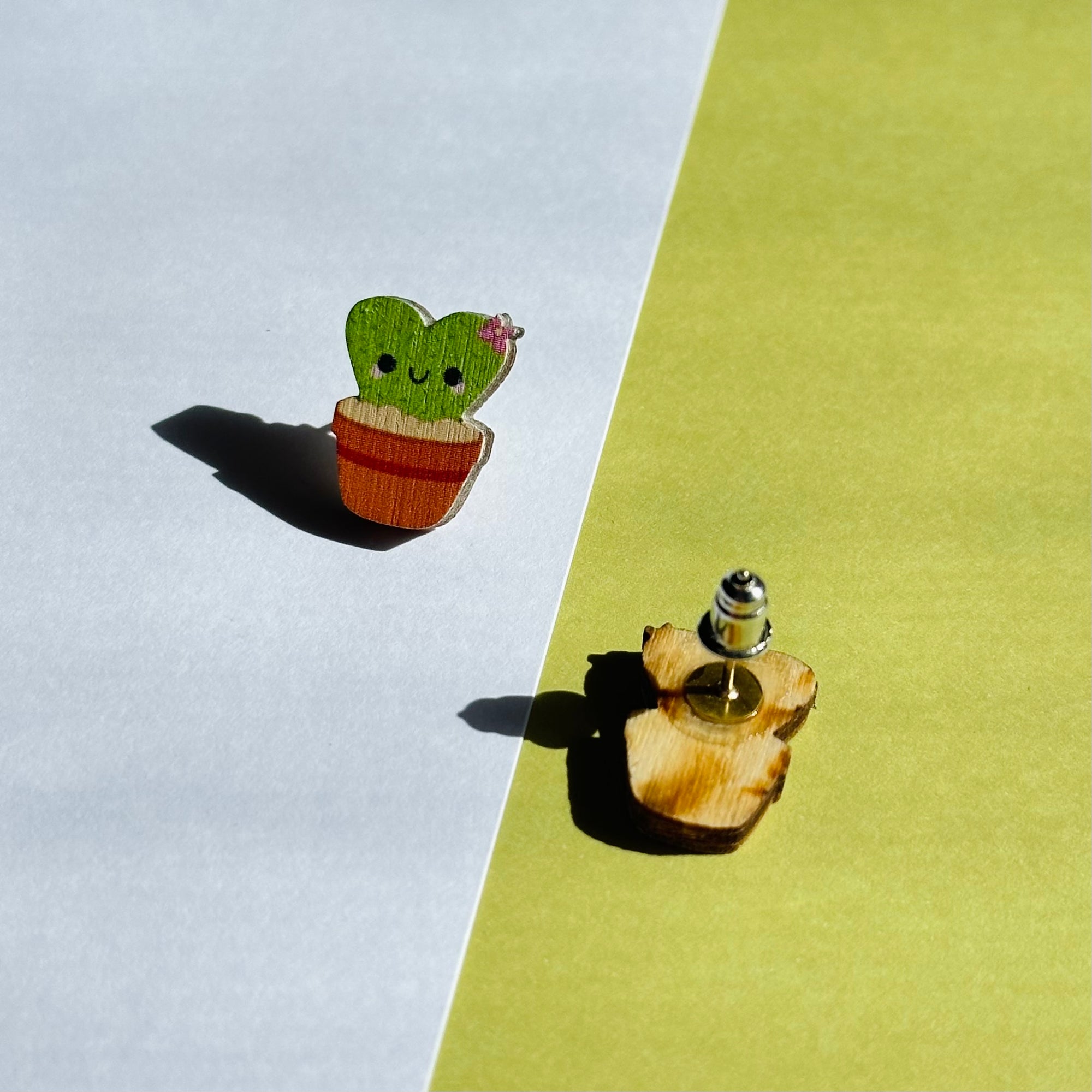 Wooden earring with cactus flower