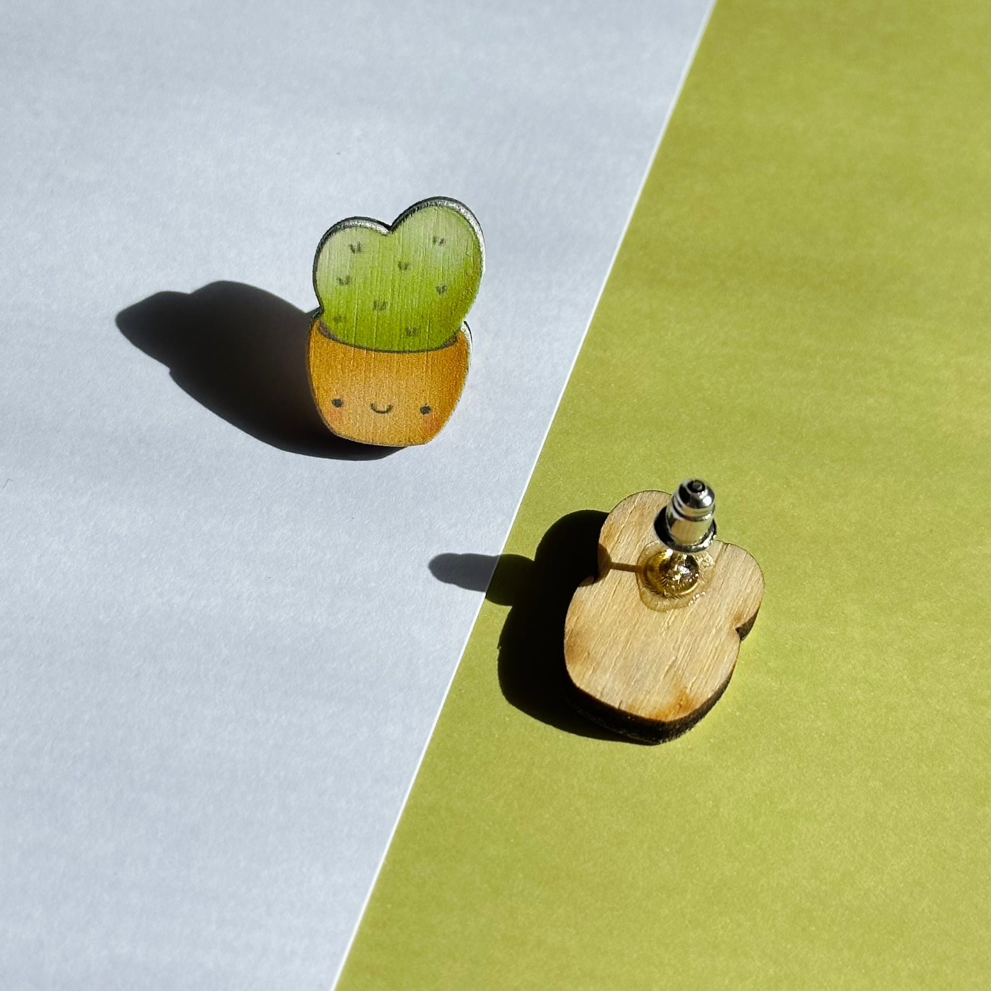 Wooden earring with cactus flower