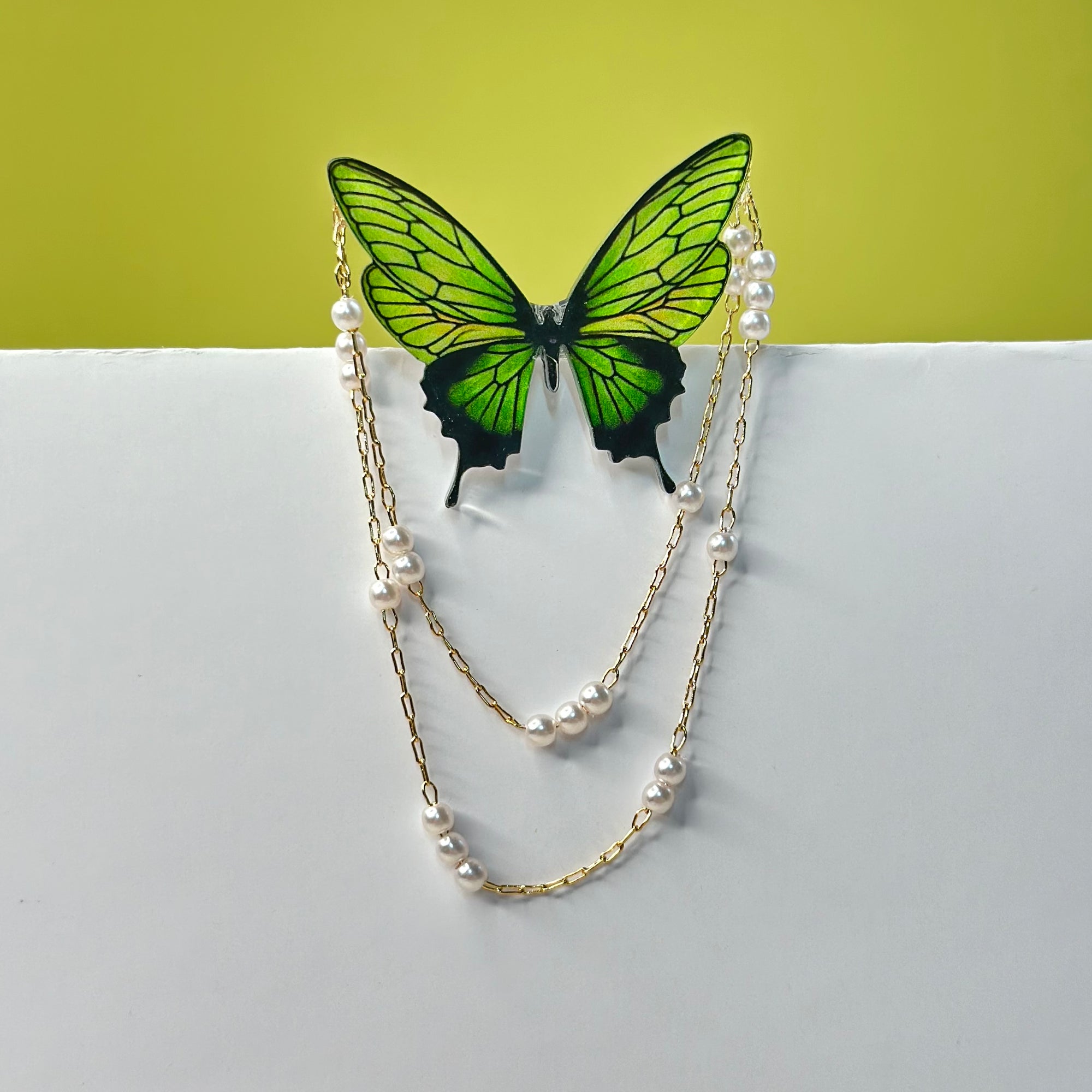 Green Butterfly: Organic Glass Brooch &amp; Pearls