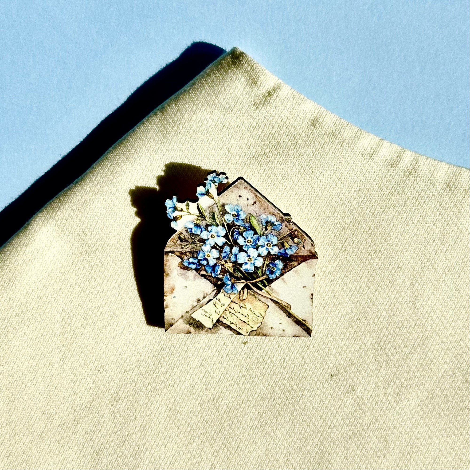 Flower Blue Kesans (Never Forget Me) Bouquet/Envelope Accessory Brooch