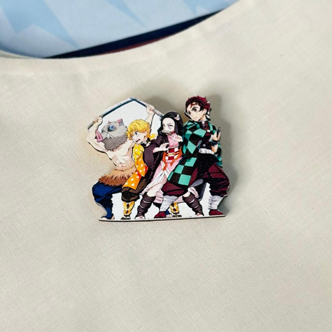 ანიმე Demon Slayer Tanjiro, Nezuko, Zenitsu and Inosuke  გულსაბნევი აქსესუარი