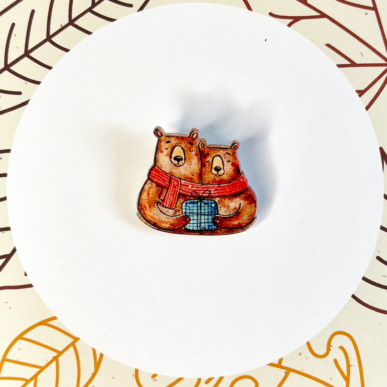 Hug bears glass brooch